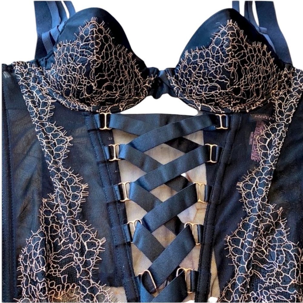 Victoria Secret Chantilly Lace Meah Corseted Bustier size 34C - Picture 9 of 16